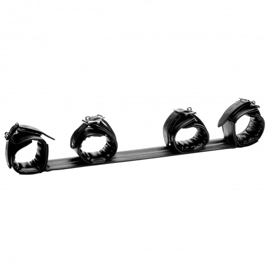 Черная распорка с манжетами для рук и ног Deluxe Rigid Spreader Bar - XR Brands - купить с доставкой в Пскове