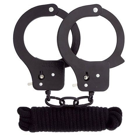 Чёрные наручники из листового металла в комплекте с веревкой BONDX METAL CUFFS LOVE ROPE SET - Dream Toys - купить с доставкой в Пскове